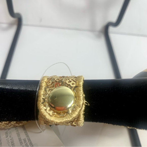 NWT. Disney Park Icons Ear Headband with Removable gold sequin Bow. - Picture 7 of 12